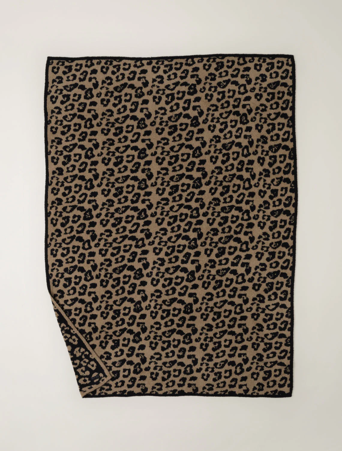 CozyChic® Barefoot in the Wild® Throw - Image 11