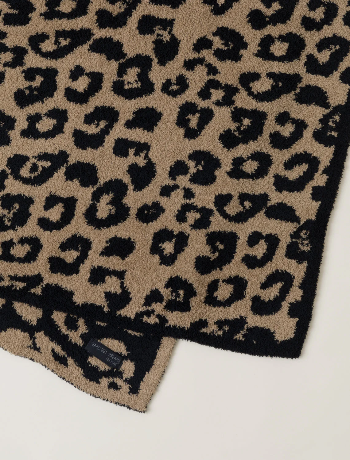 CozyChic® Barefoot in the Wild® Throw - Image 12