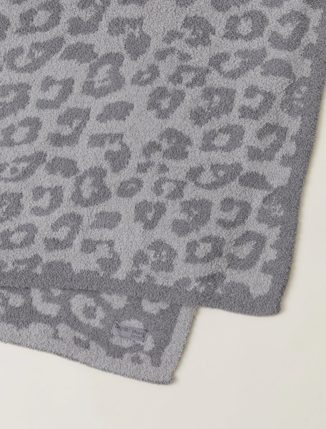 CozyChic® Barefoot in the Wild® Throw - Image 16