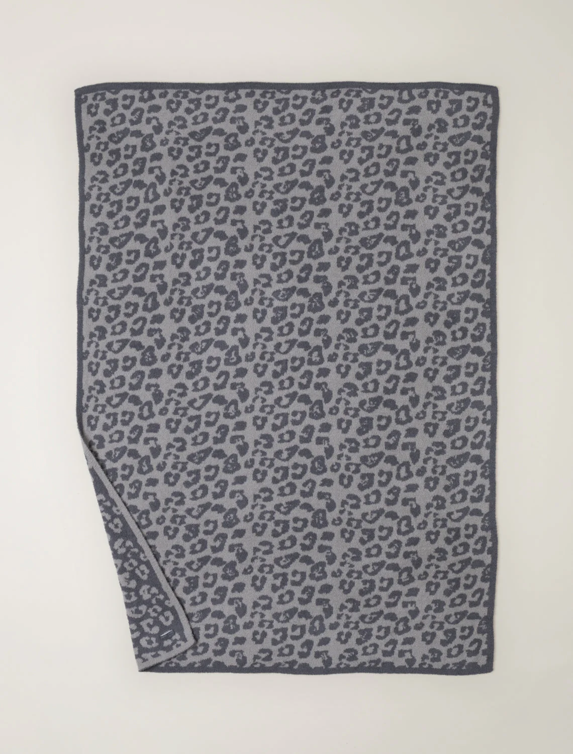 CozyChic® Barefoot in the Wild® Throw - Image 19