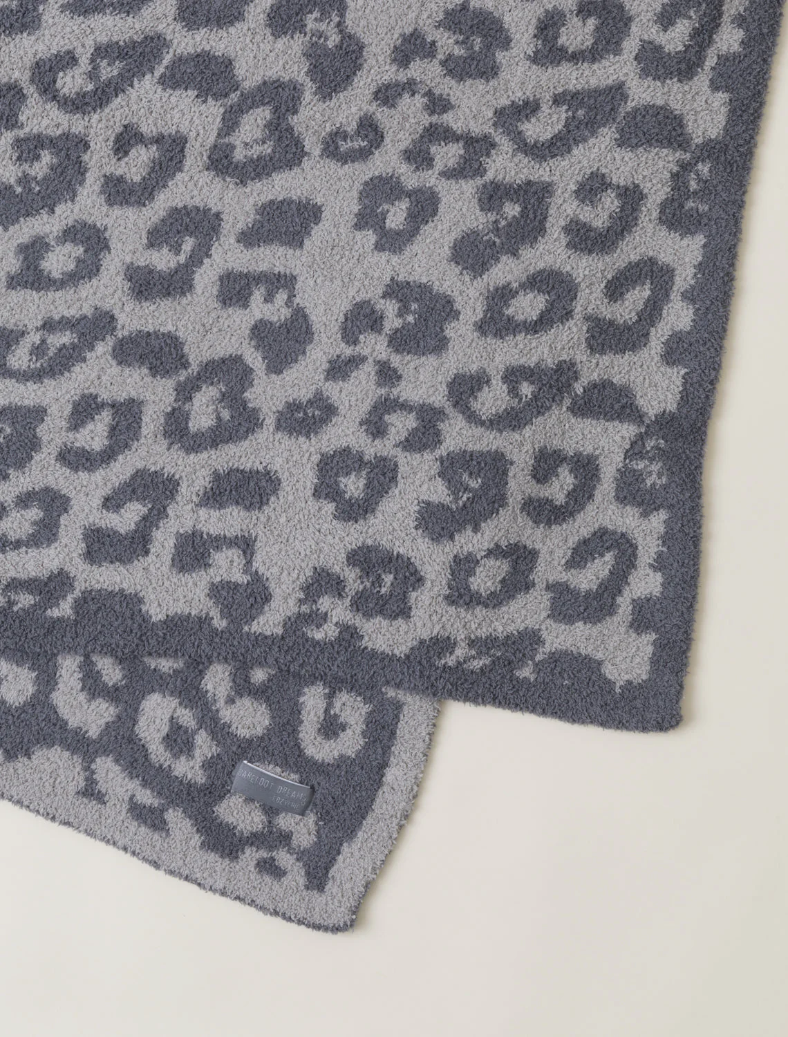 CozyChic® Barefoot in the Wild® Throw - Image 20