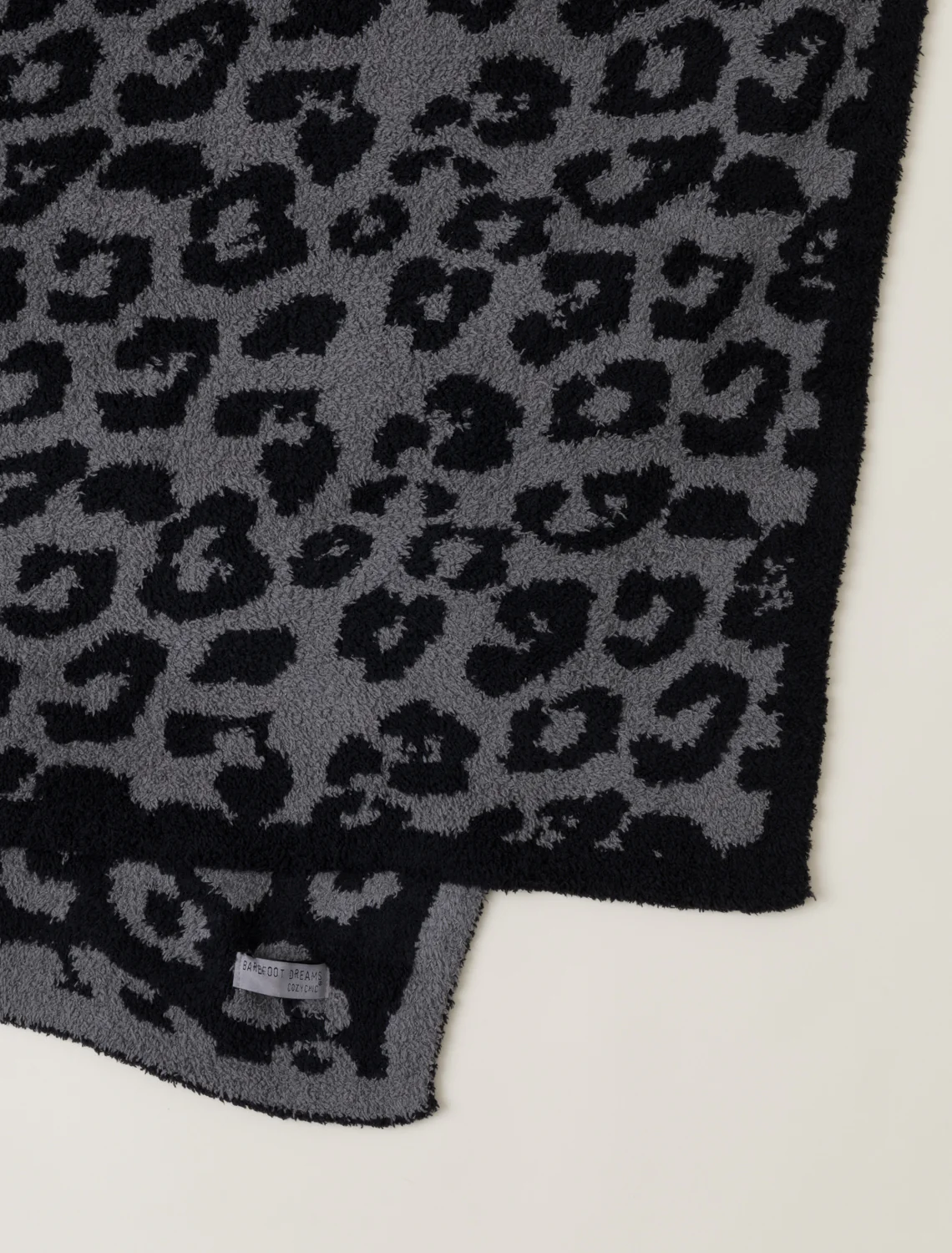 CozyChic® Barefoot in the Wild® Throw - Image 4