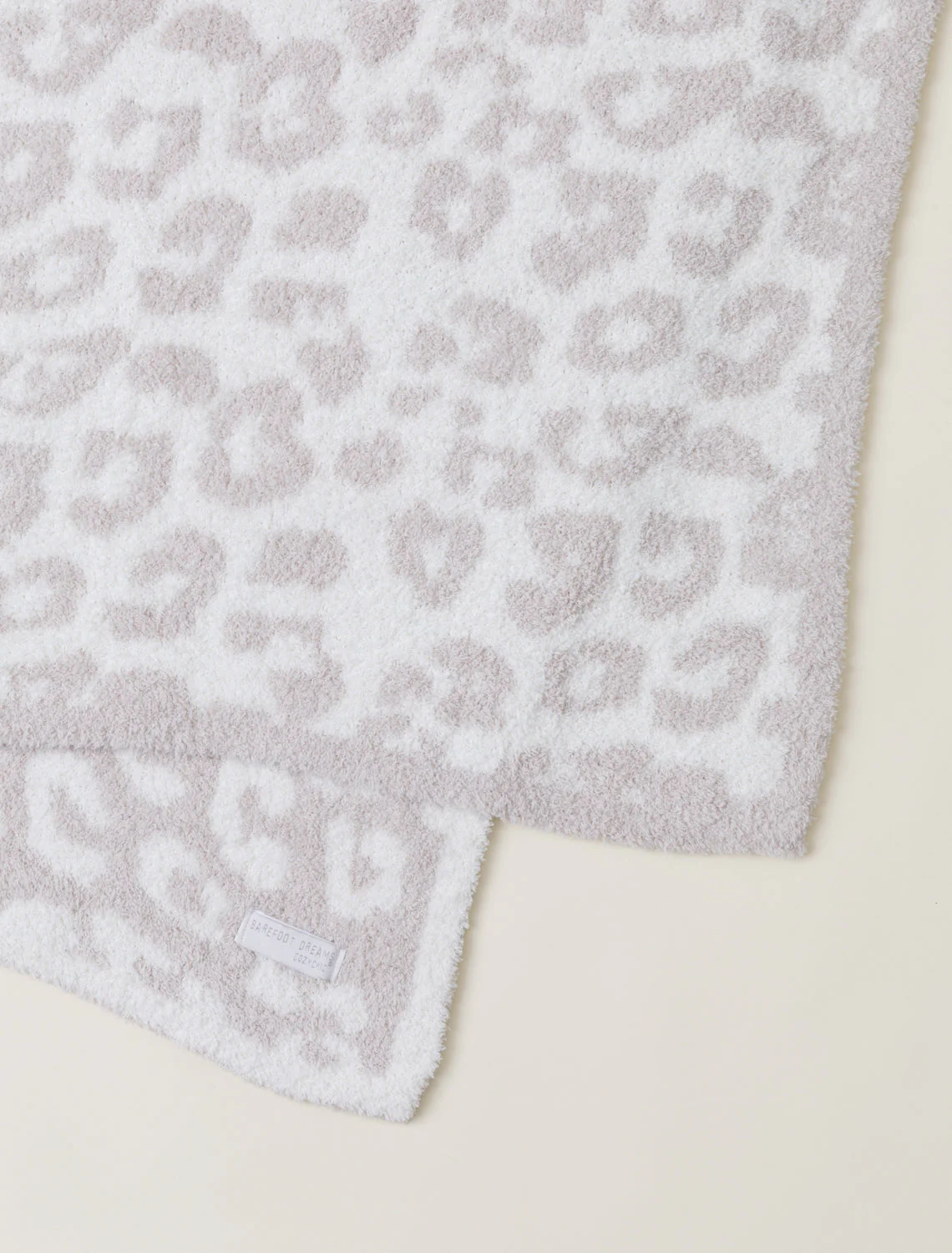 CozyChic® Barefoot in the Wild® Throw - Image 8