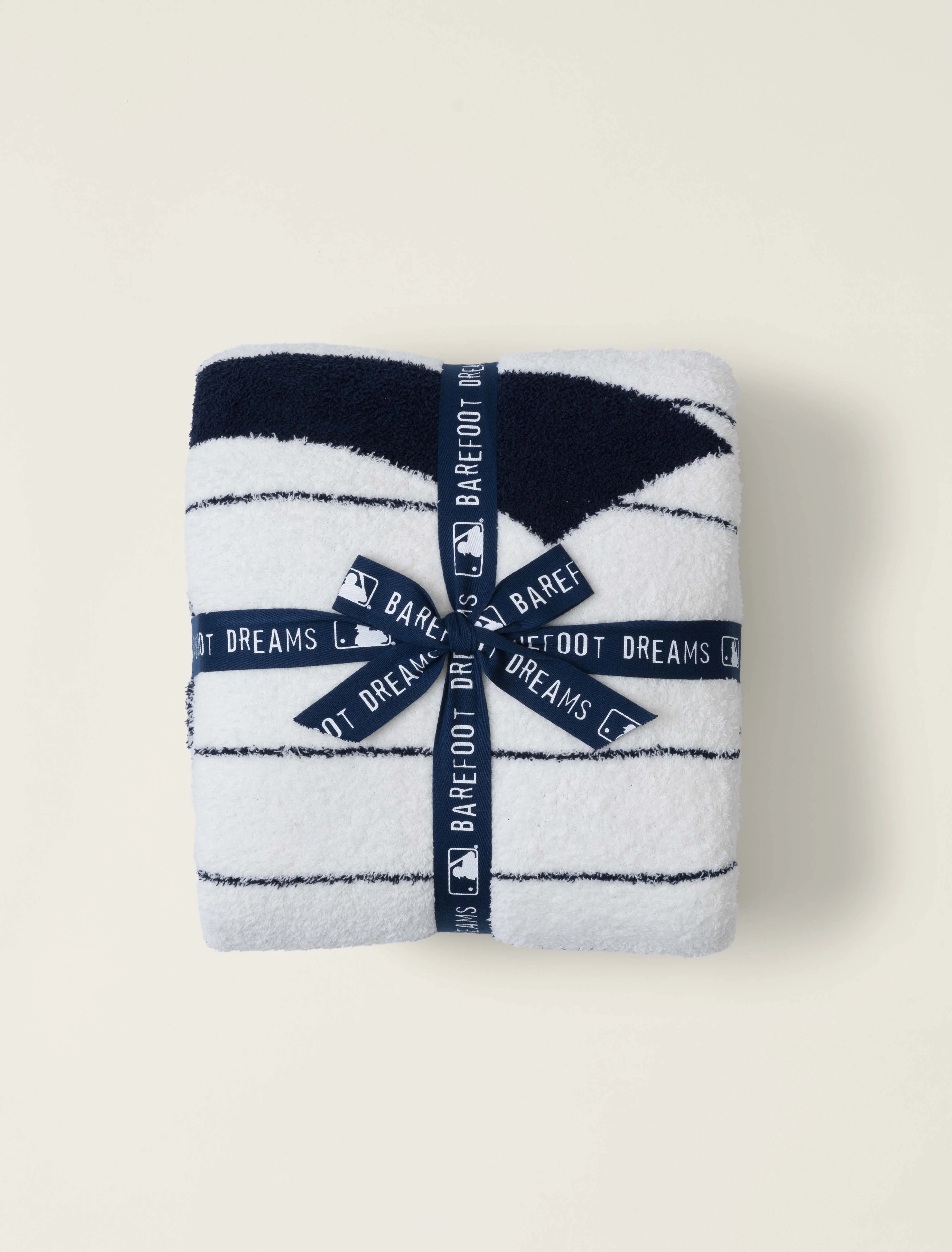 CozyChic® New York Yankees™ Throw