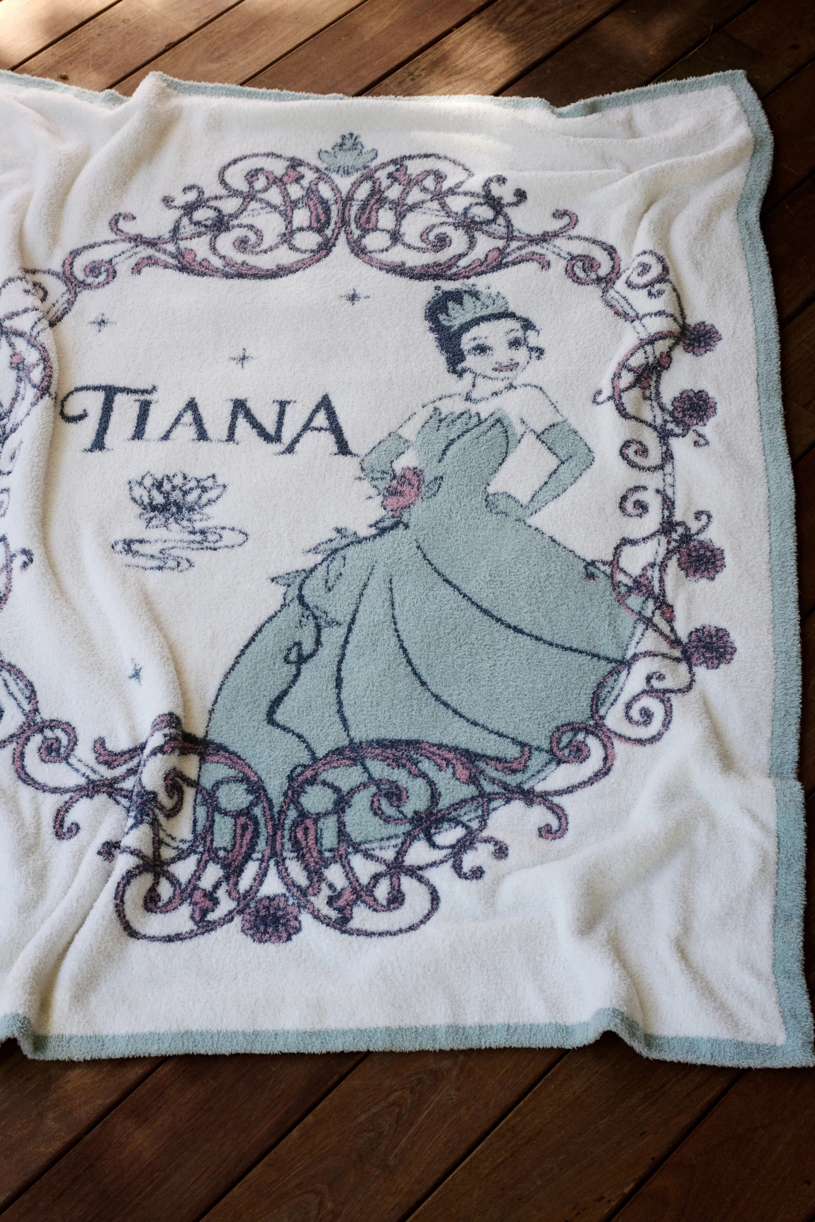 CozyChic® Disney Tiana Blanket - Image 5