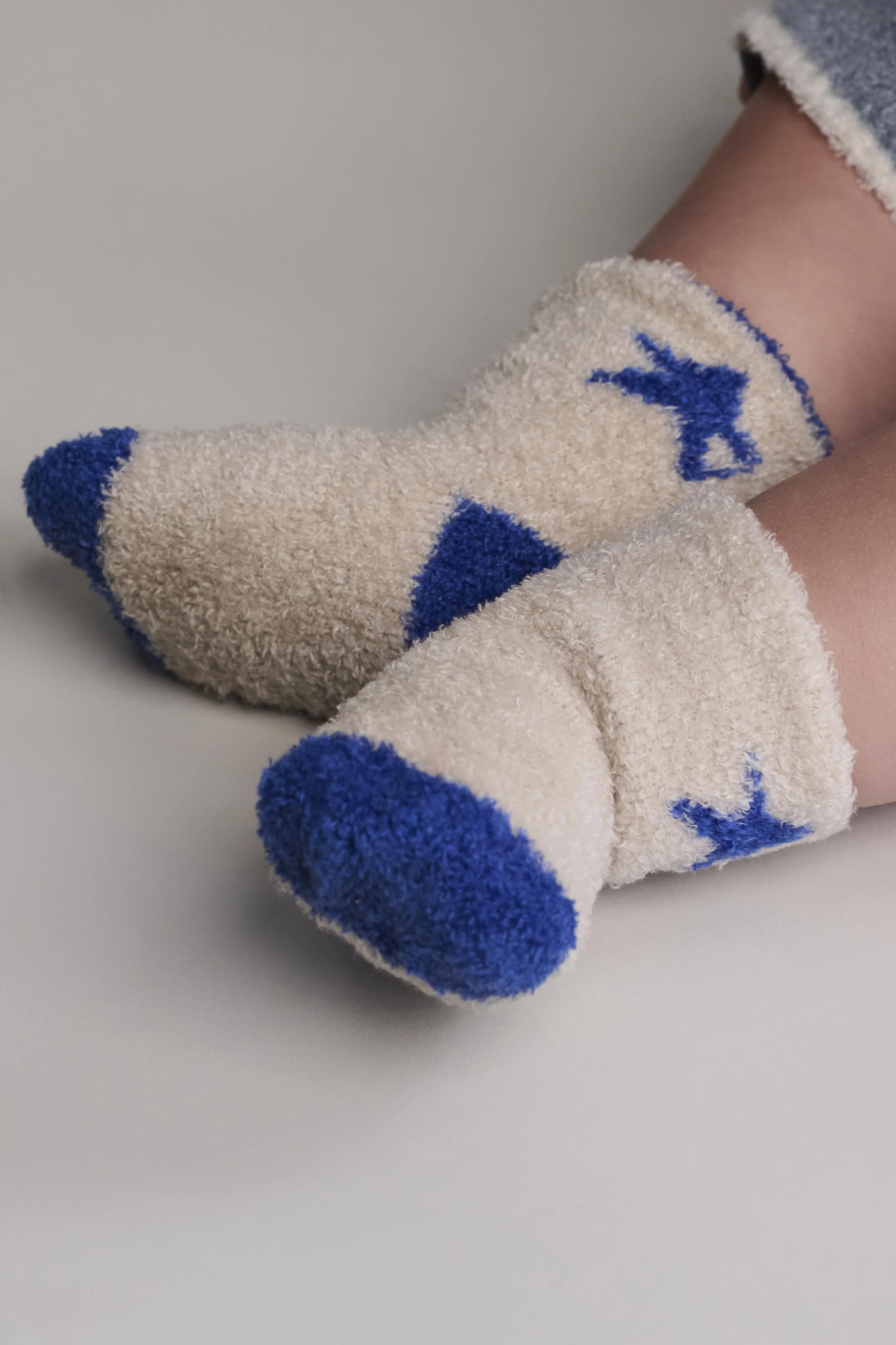 CozyChic Lite® Cosmo Sock Set - Image 4