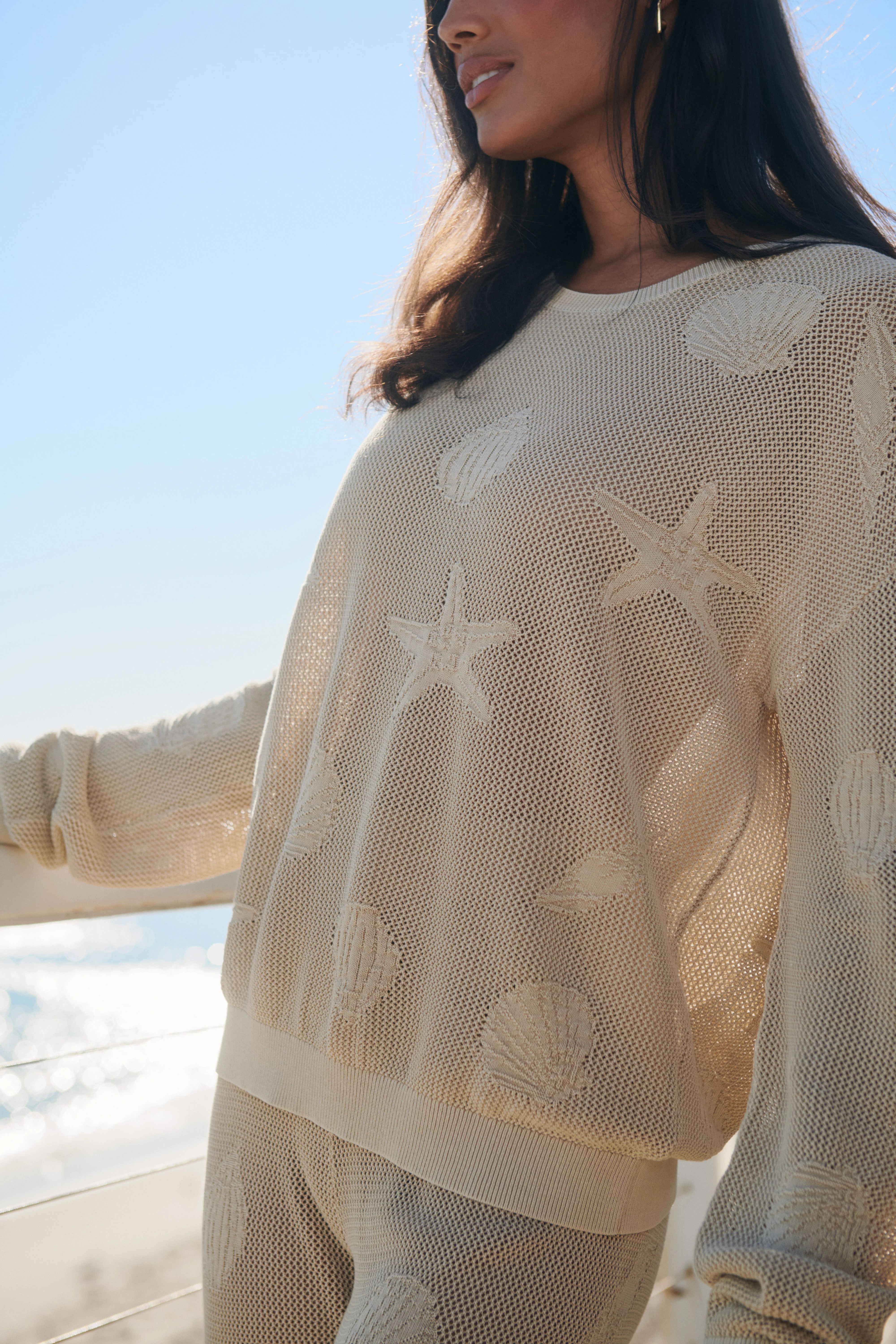 Sunbleached Shell Motif Crew Neck Pullover - Image 5